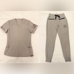 NWOT FIGS X Star Wars Original Collab Limited Edition Light Side scrubs set XXS